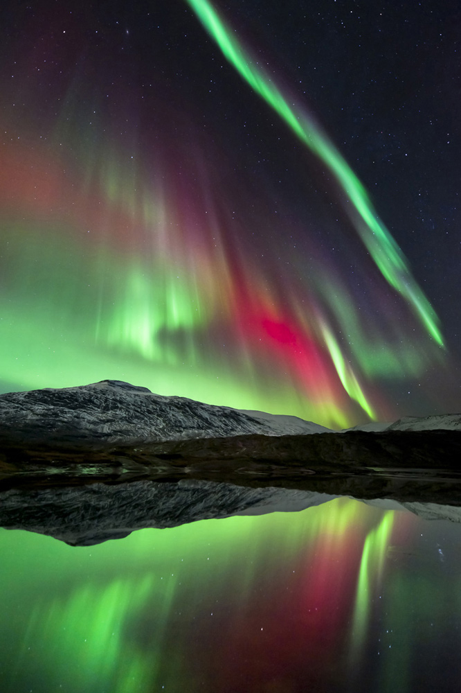 Sky Show by Tommy Eliassen