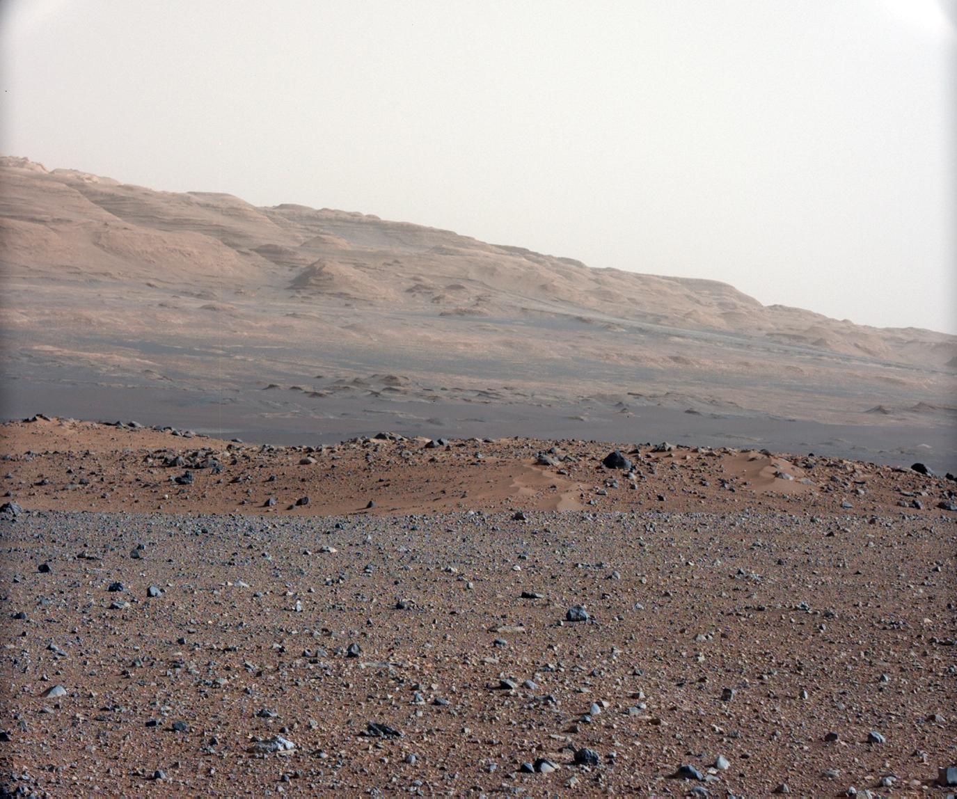 Mars Rover Curiosity Sees Martian Gravel