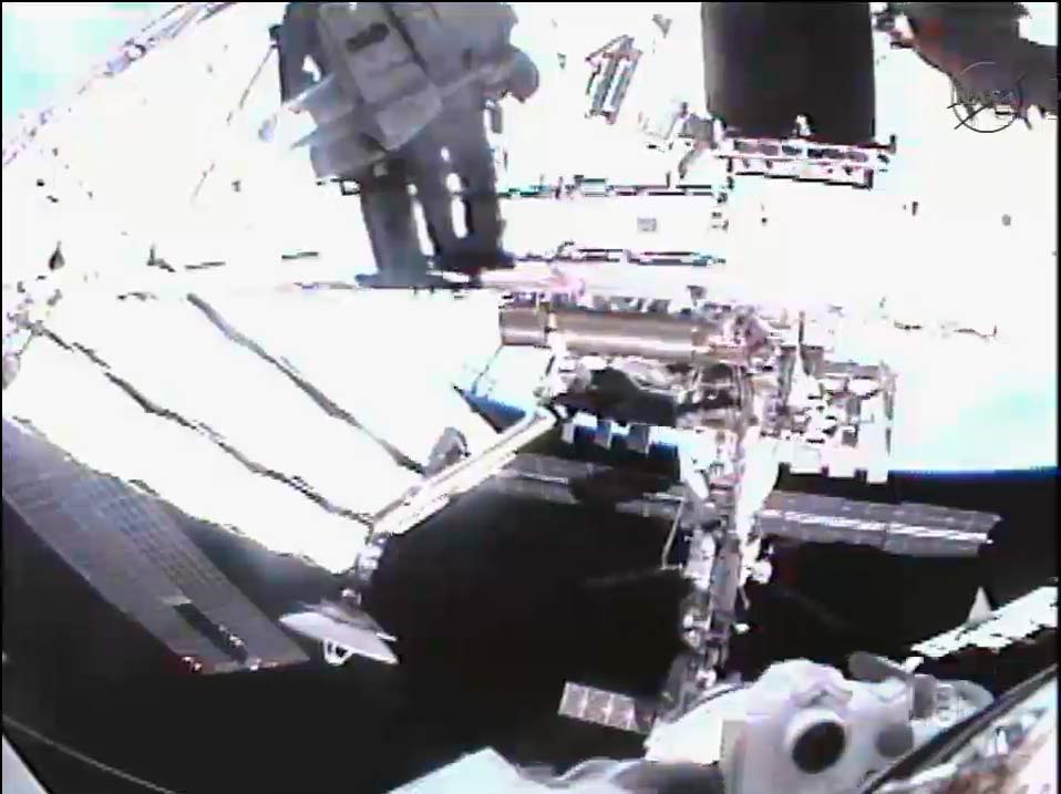 Spacewalker Akihiko Hoshide Snaps Picture of Sunita Williams
