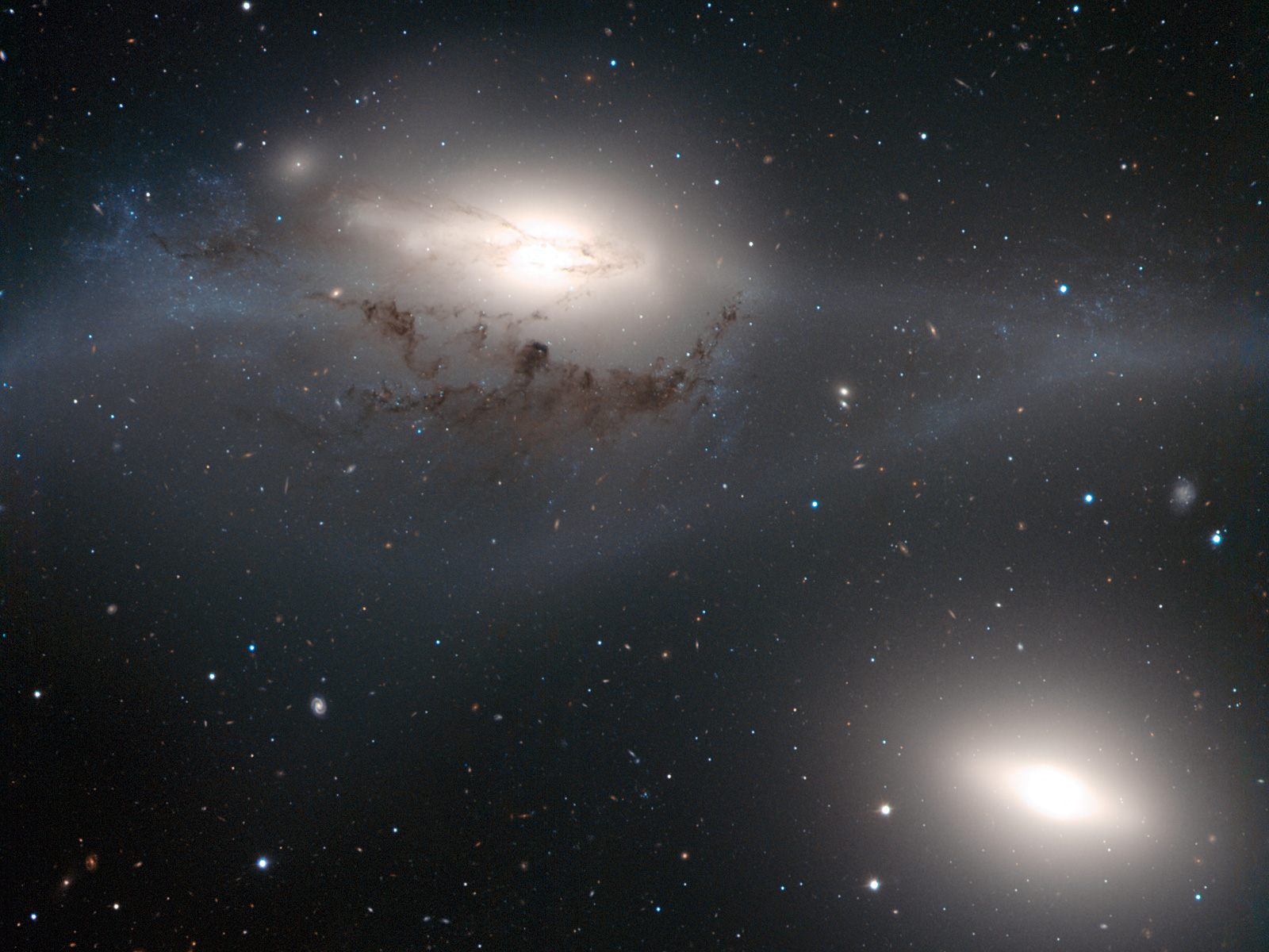 VLT Looks into The Eyes of the Virgin 1600