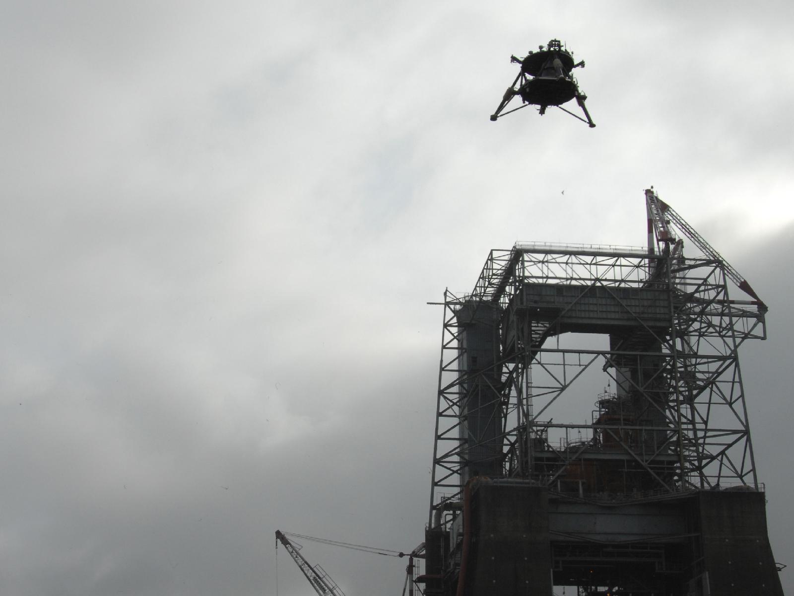 Mighty Eagle Lander Soars 100 Feet