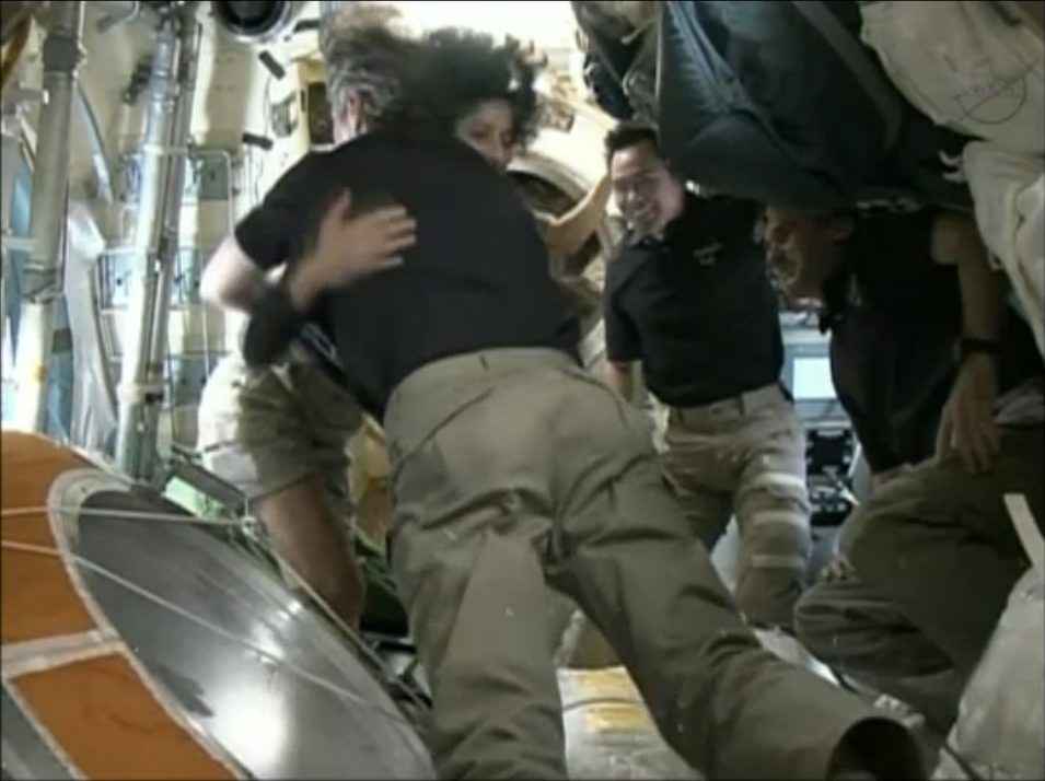 Expedition 32 Crew Says Farewells