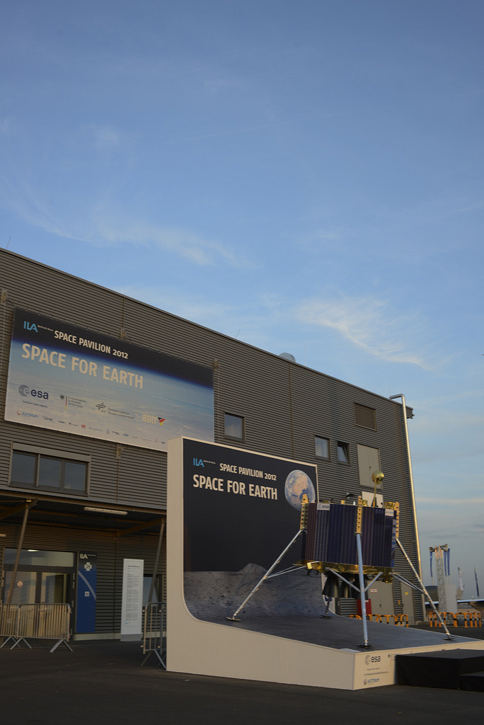 Entrance to the joint Space Pavilion