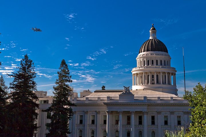 Shuttle Endeavour Over Calif. State Capitol
