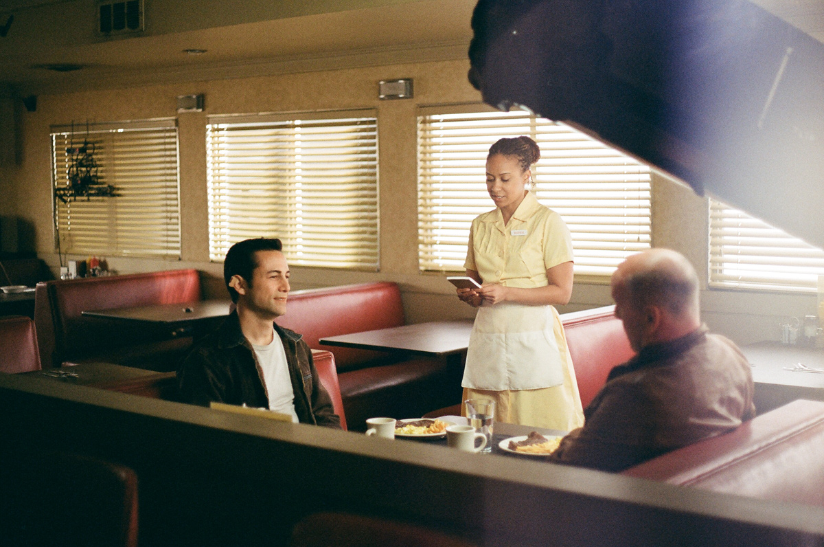 Joseph Gordon-Levitt, Bruce Willis, Traci Thoms in