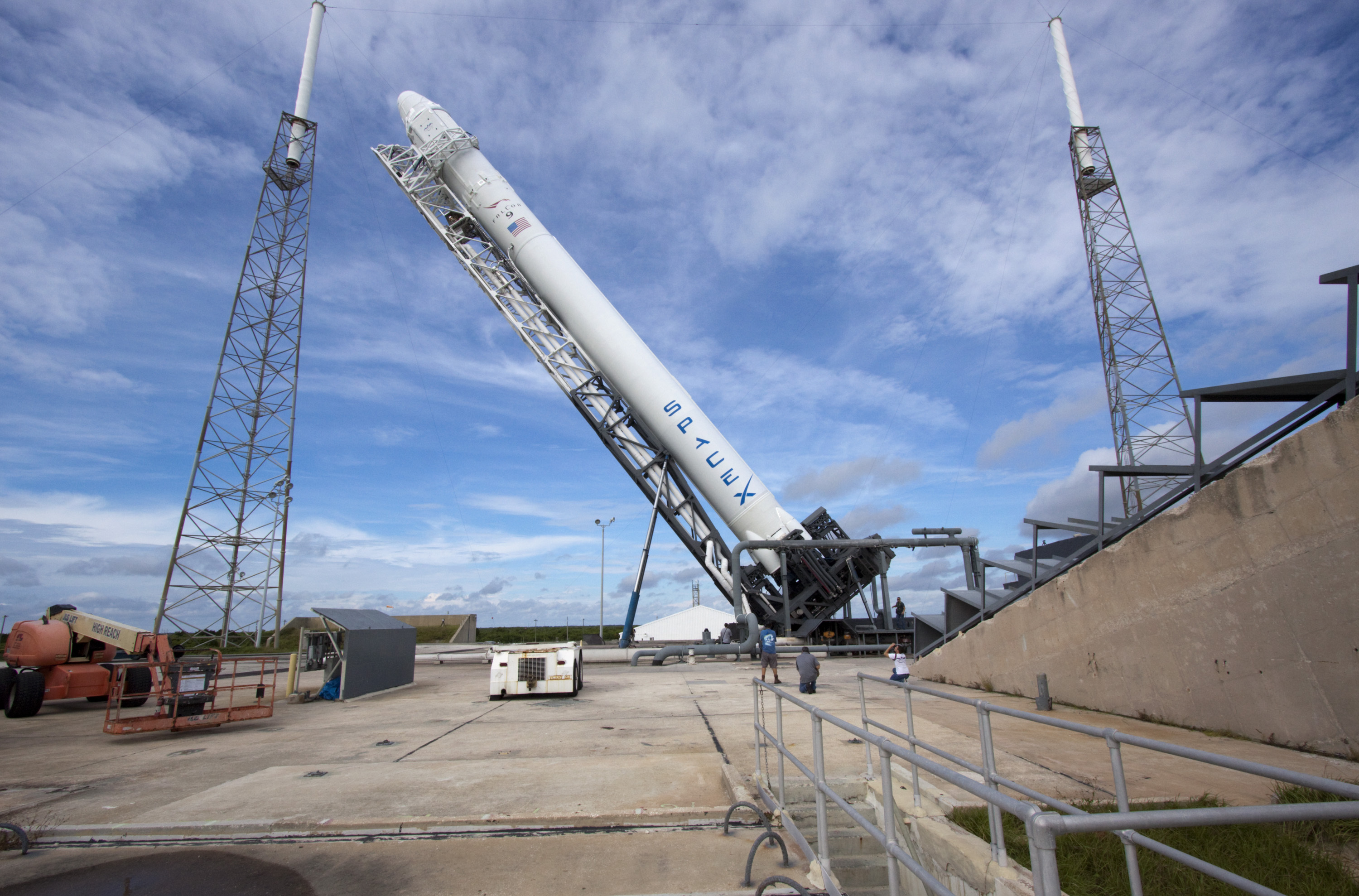 EL MEJOR GIF ANIMADO V 4.0 - Página 2 Spacex-falcon9-rollout-6