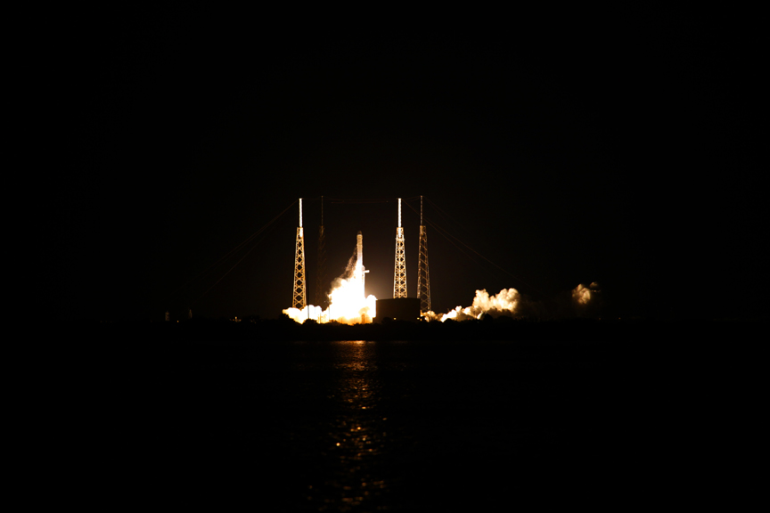 Falcon 9 and Dragon Liftoff