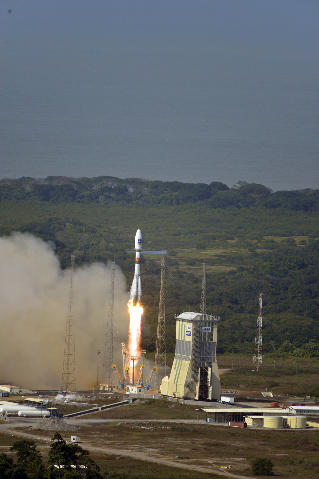 Soyuz Rocket Launches Galileo Satellites: Liftoff!