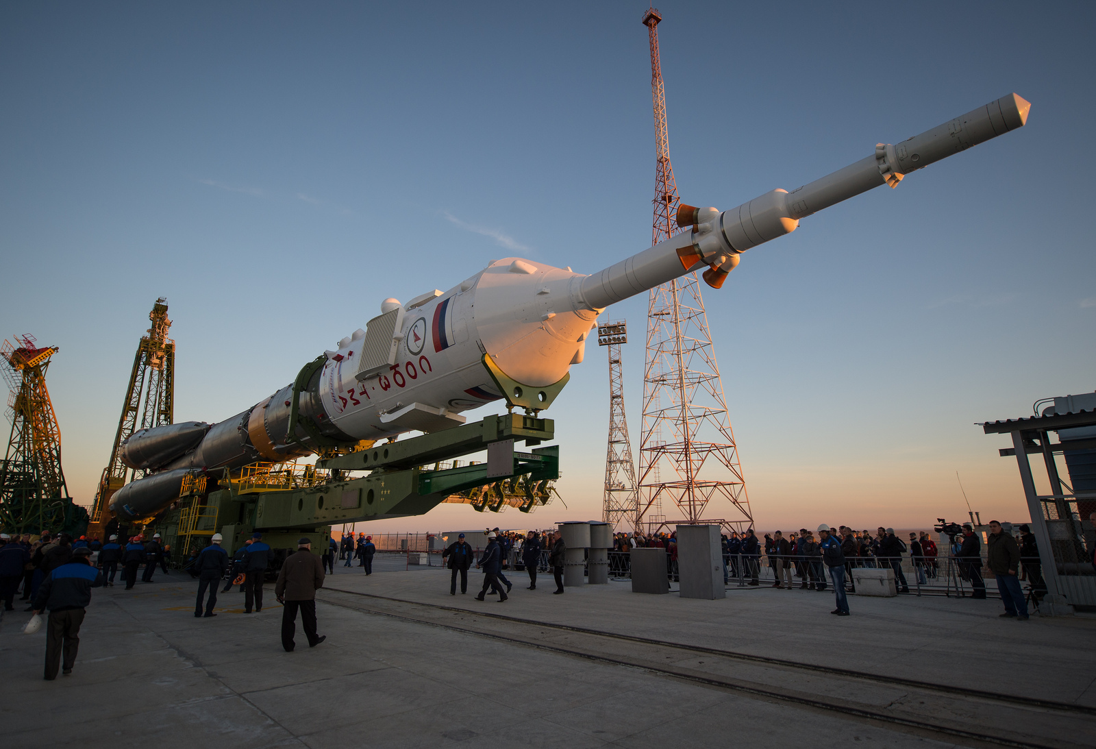 Expedition 33/34 Soyuz Rollout