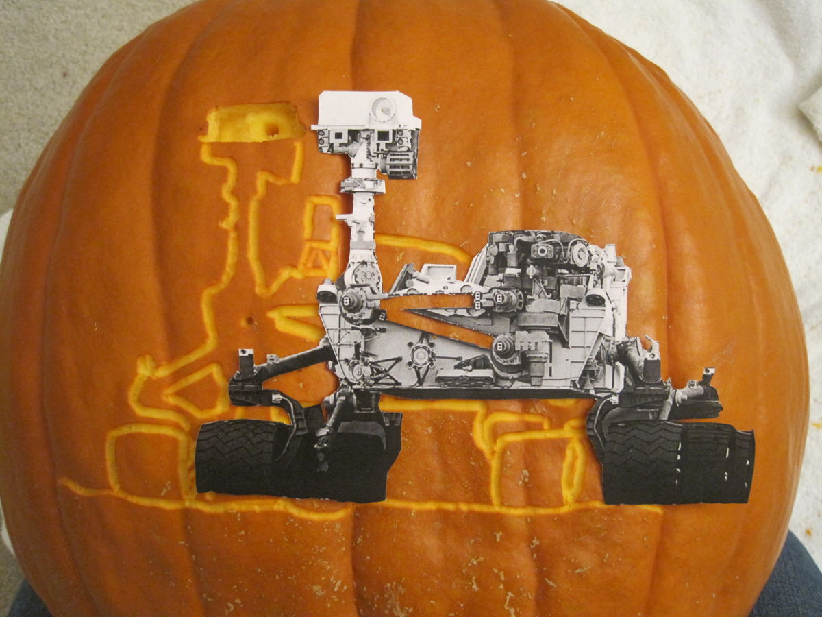 Curiosity Space-O'-Lantern 2012 With Template