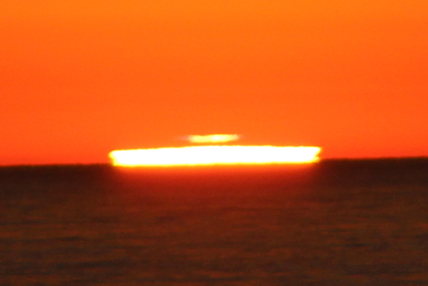 Rare Double Green Flash Captured in Sunset Photos