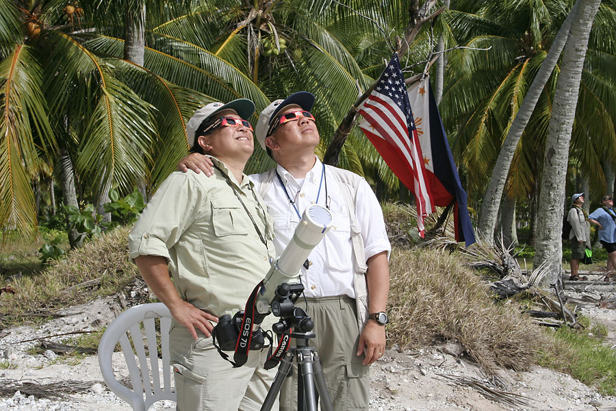 Eclipse Chasers: Imelda Joson and Edwin Aguirre