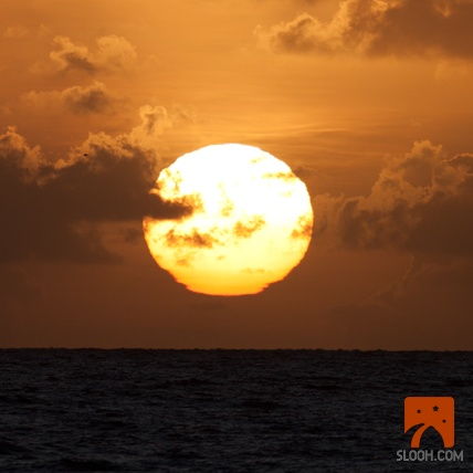 Total Solar Eclipse Begins, Nov. 13, 2012 (EST)