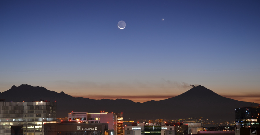 Los Volcanes, Venus y la Luna