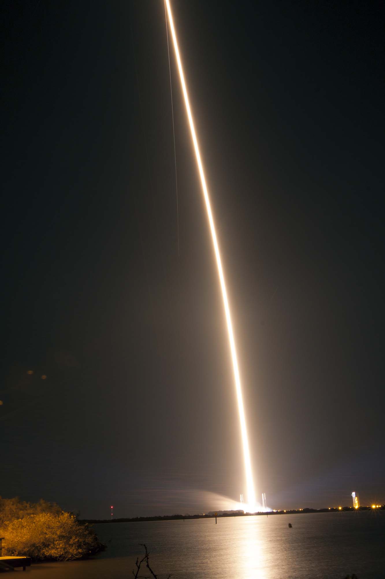 Atlas 5 Rocket Streaks Into Space with TDRS-K Satellite