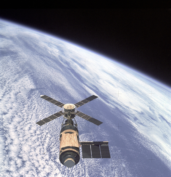 skylab-earth-limb.jpg?1359642137?interpo