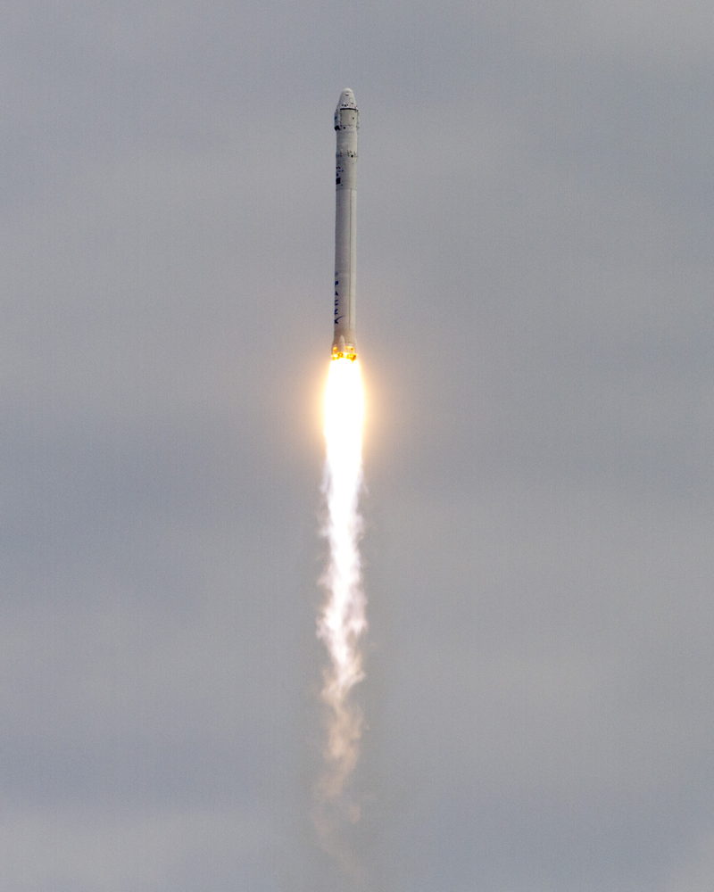 Falcon 9 Rocket's Powerful Engines Burning