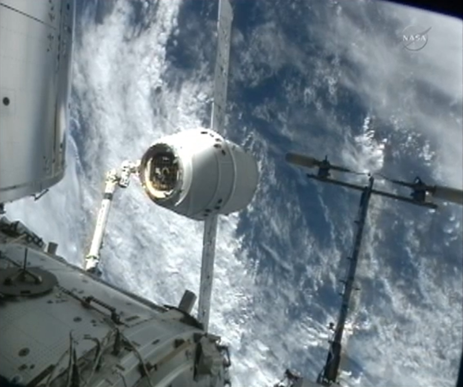 SpaceX Dragon Capsule Lines Up: CRS-2