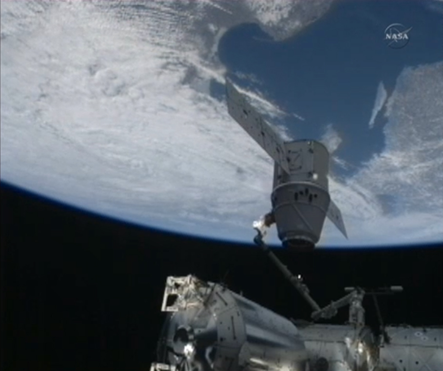 SpaceX Dragon and the Earth on CRS-2