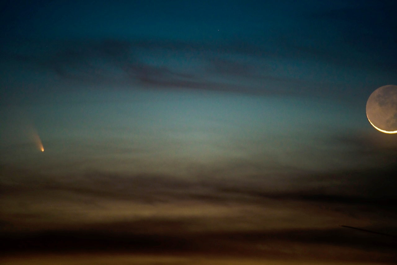 Comet Pan-STARRS and the Moon: Spectacular Stargazer Photos