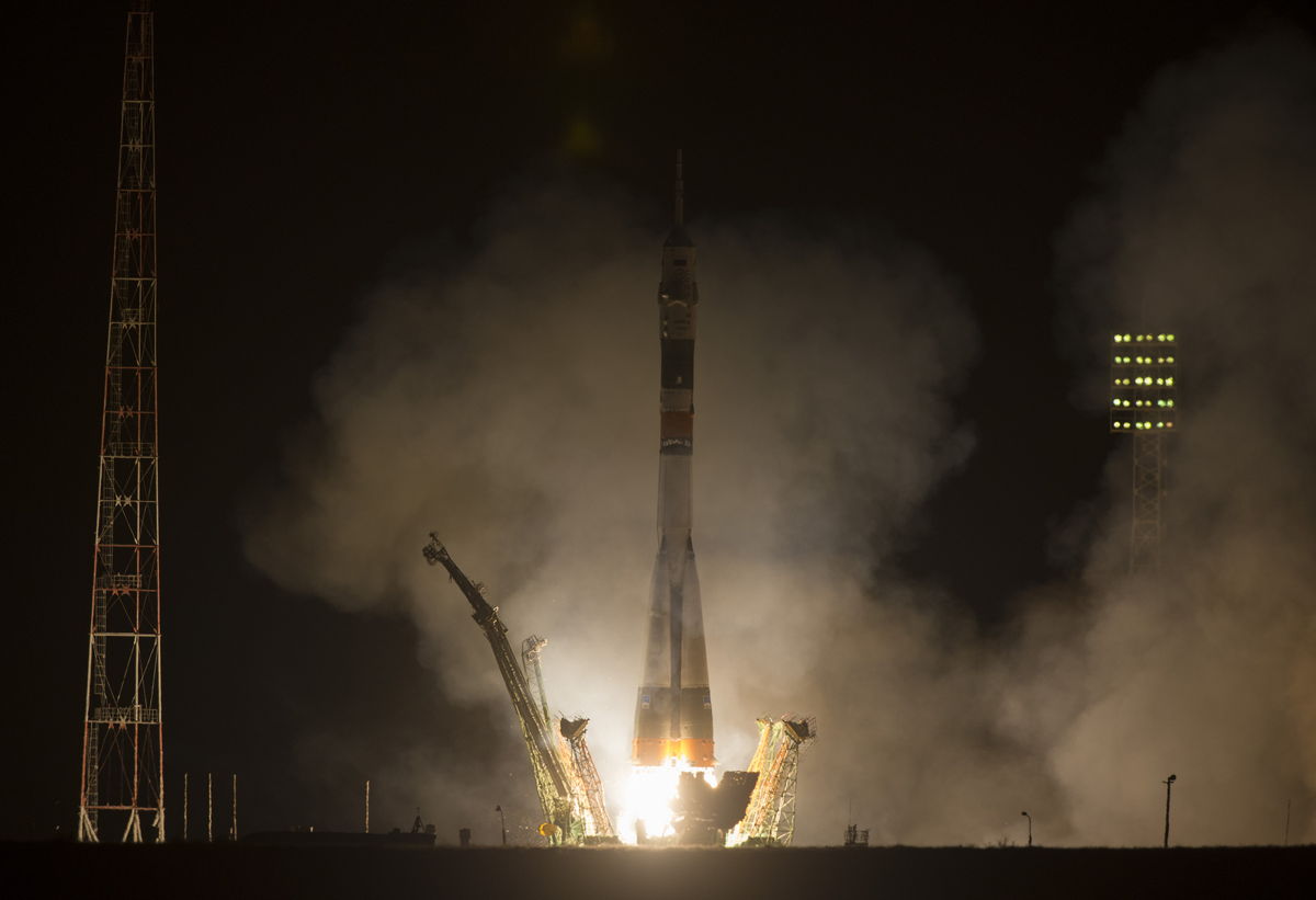 Soyuz Rocket Launches 'Express' Trip to Space Station (Photos)
