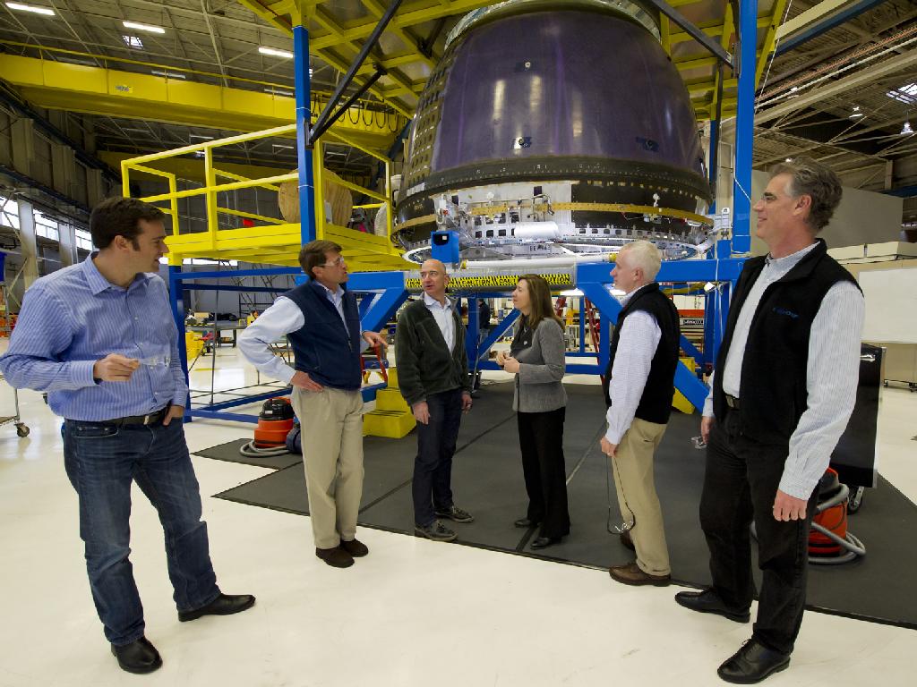 NASA Deputy Administrator Tours Blue Origin
