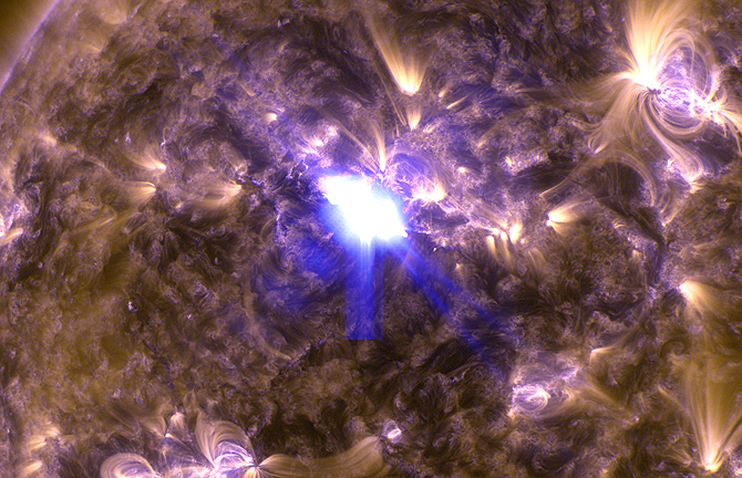 Strong Solar Flare: April 11, 2013