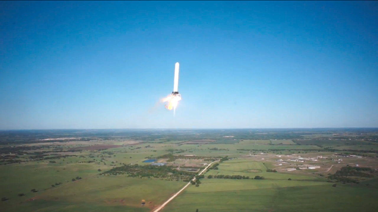 paceX's Grasshopper 820-Foot Test Flight Hovering