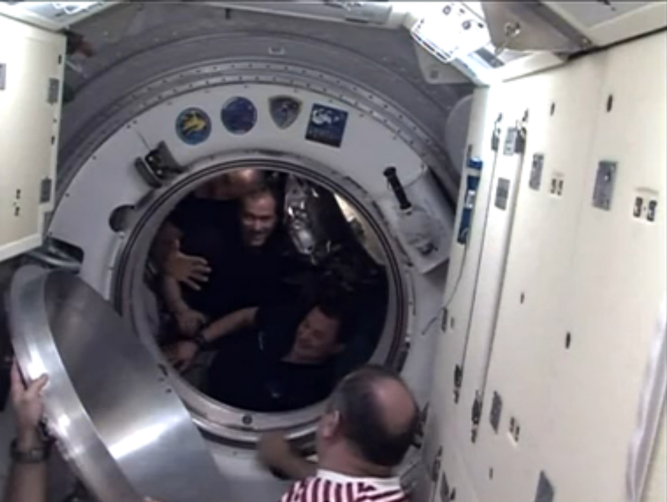 Expedition 35 Crew Bids Farewell