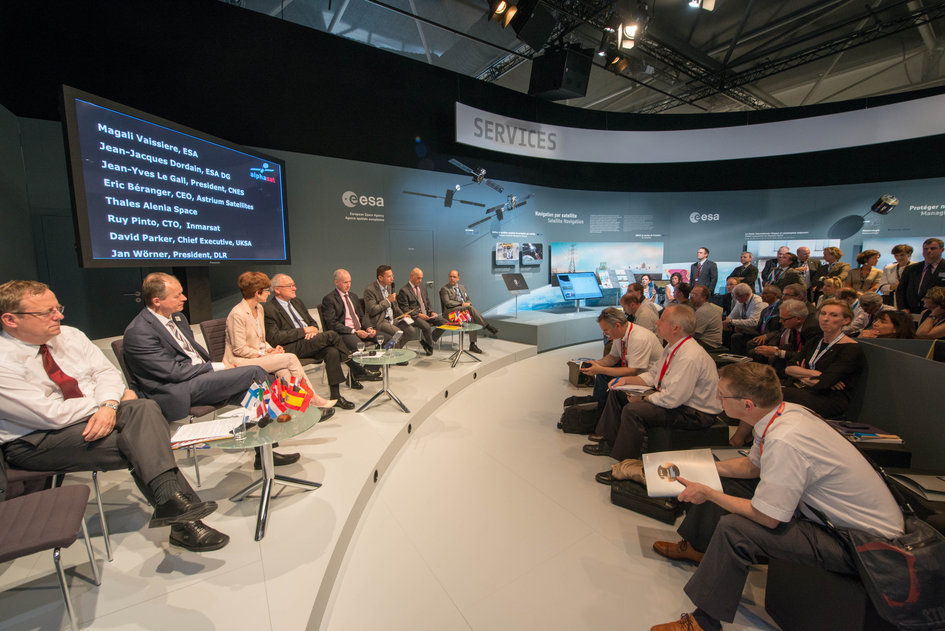 Roundtable 'Alphasat: Fostering Competitiveness Through Partnership'