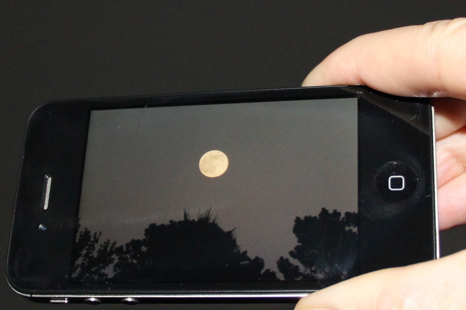 A Smartphone Supermoon: Lisa Werner