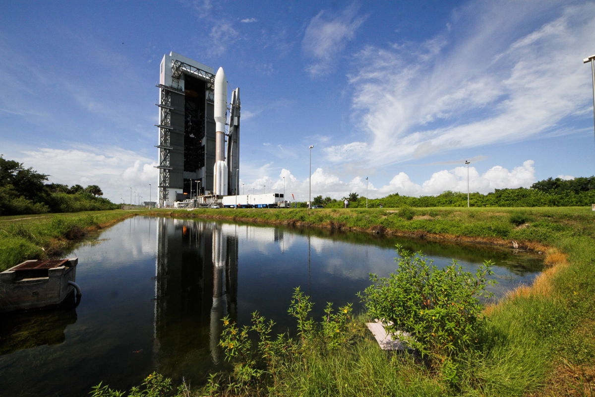 Atlas 5 Rocket Carries MUOS-2 Satellite Long Shot