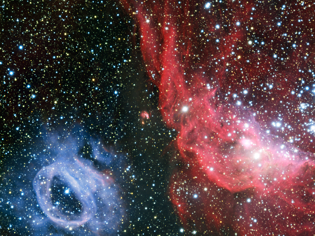 Brilliant Space Clouds Shine Red & Blue in Telescope Views (Photos