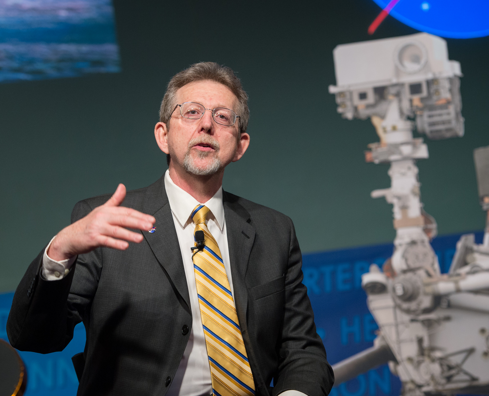 NASA Planetary Division Director Speaks at Curiosity’s First Anniversary Event