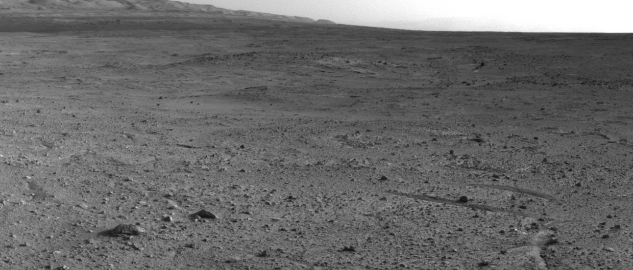 Curiosity's View from 'Panorama Point' to 'Waypoint 1' and Outcrop 'Darwin'