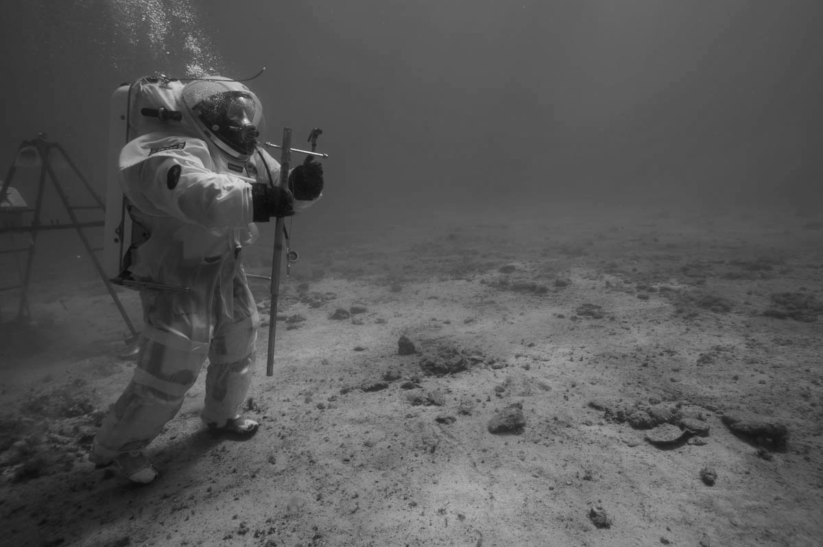 Underwater Astronaut Training in Sampling