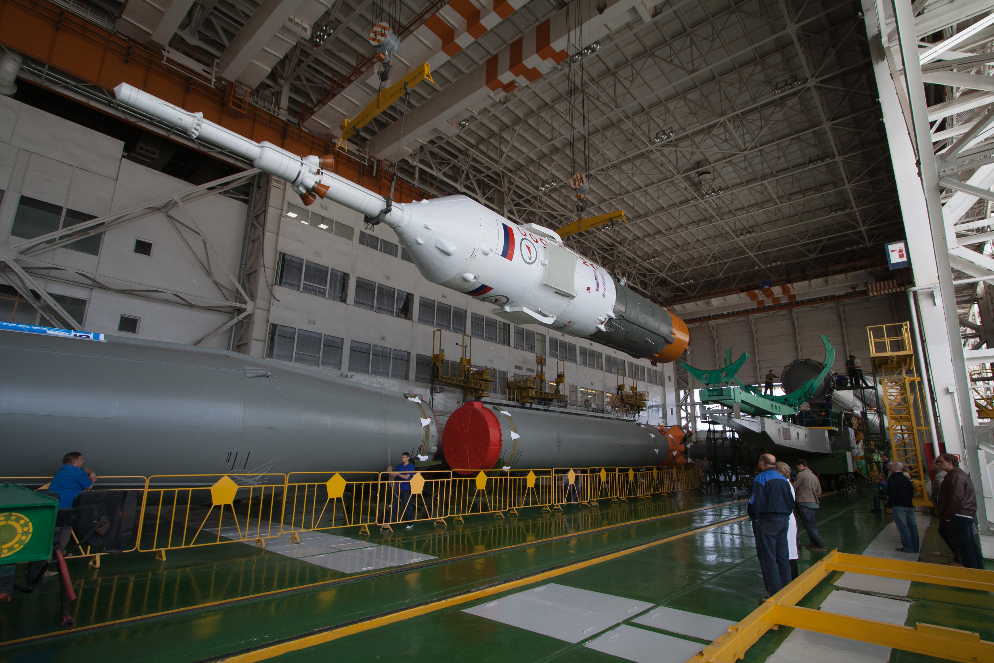 Expedition 37: Soyuz Rocket and Soyuz TMA-10M Spacecraft Assembly