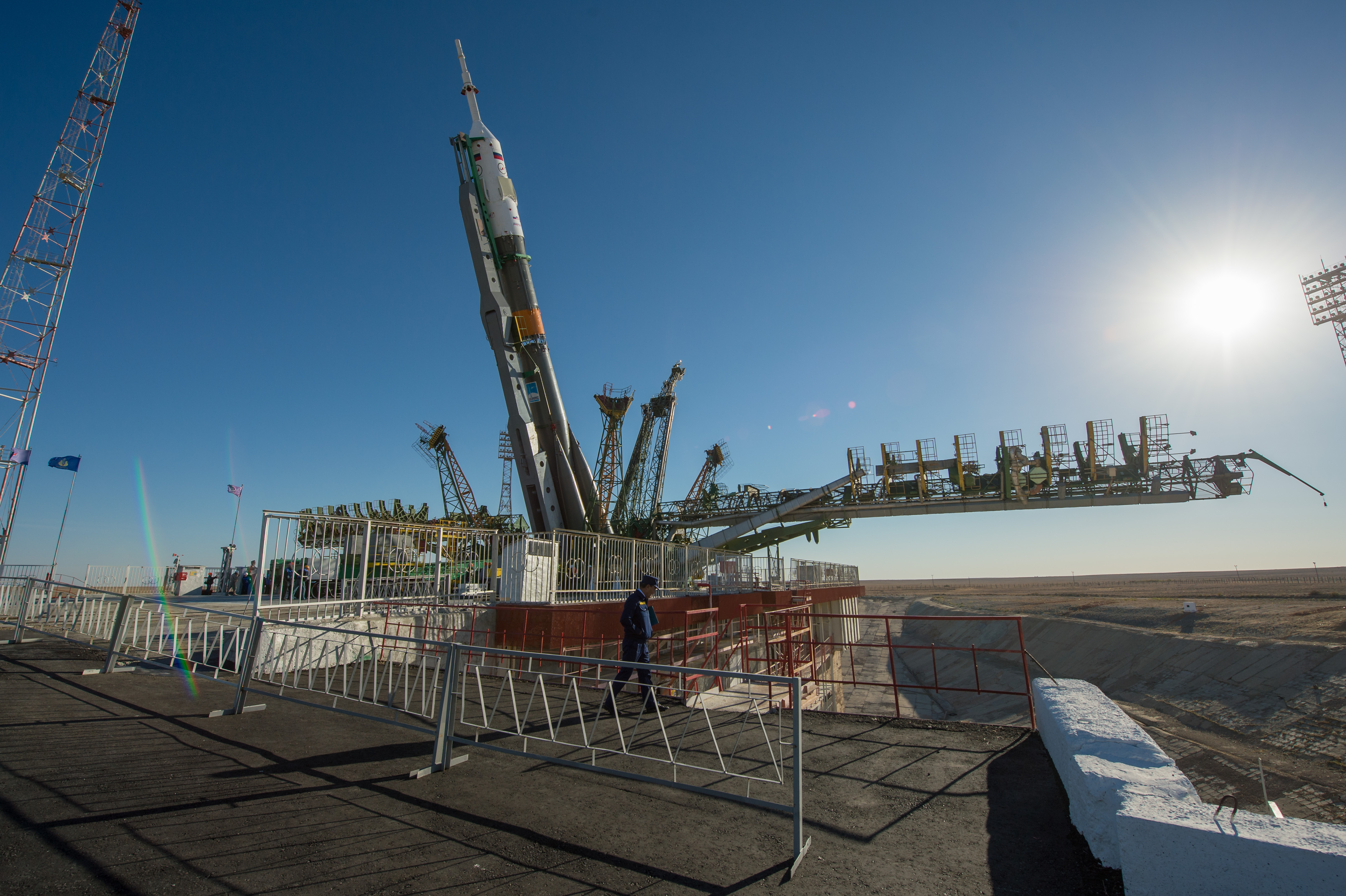 Expedition 37: Soyuz Erected into Launch Position
