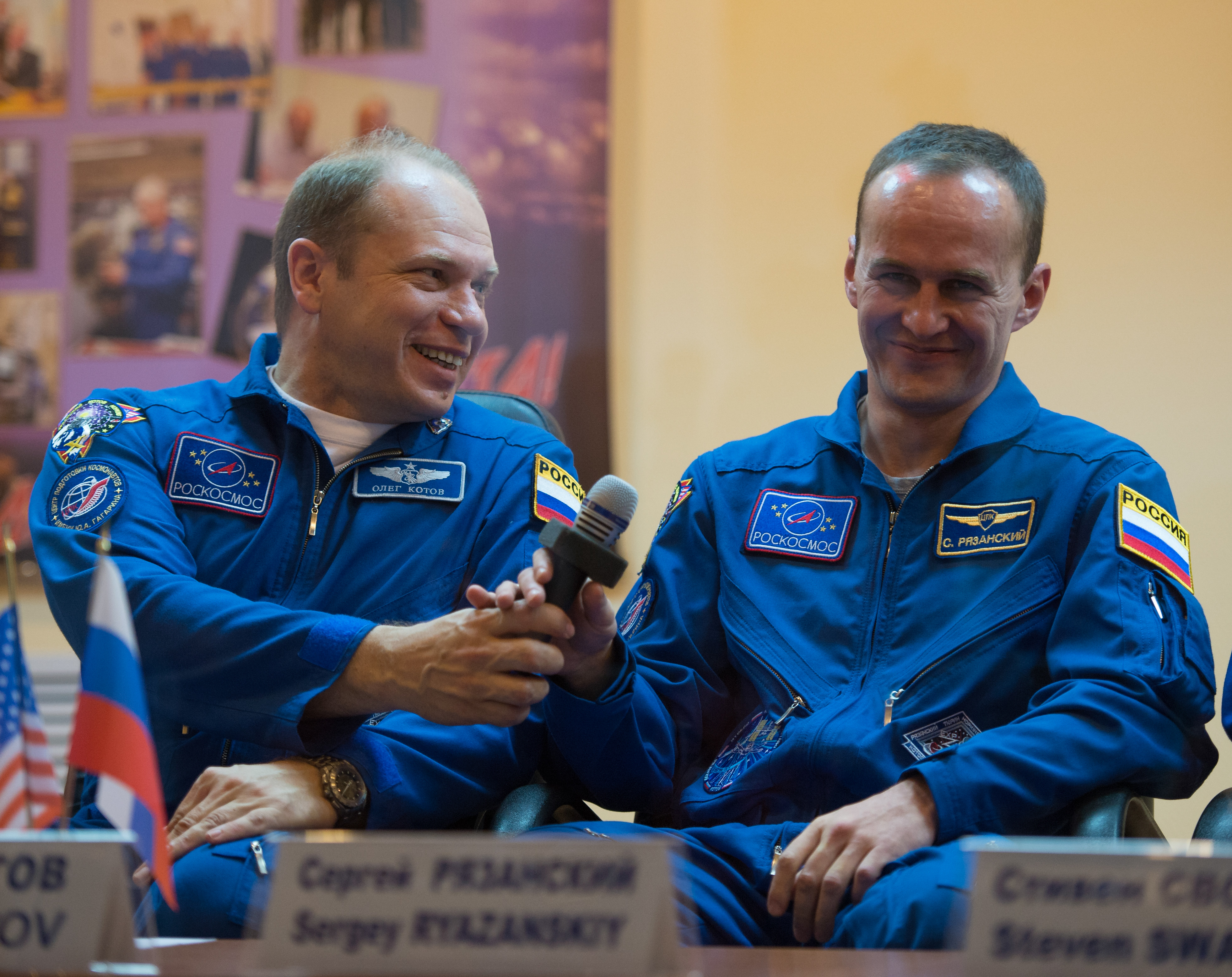 Expedition 37: Commander and Russian Flight Engineer Share Laugh