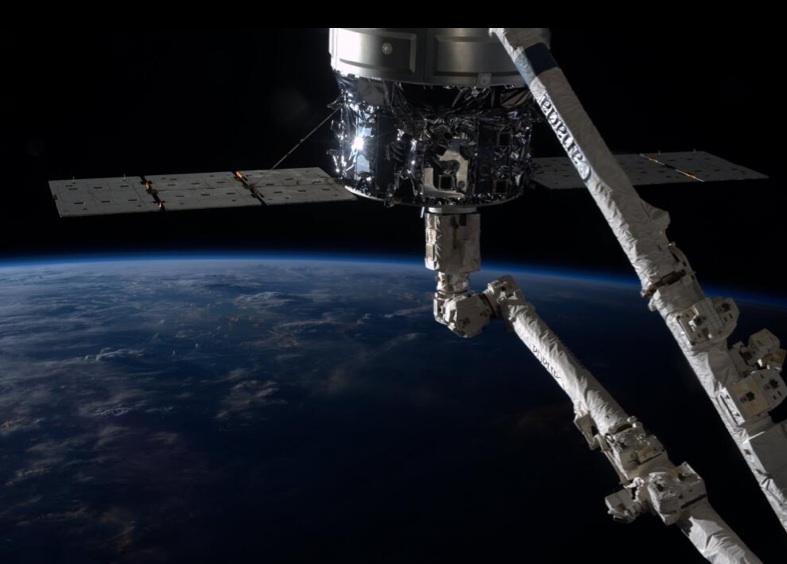 Karen Nyberg: Sunrise From ISS
