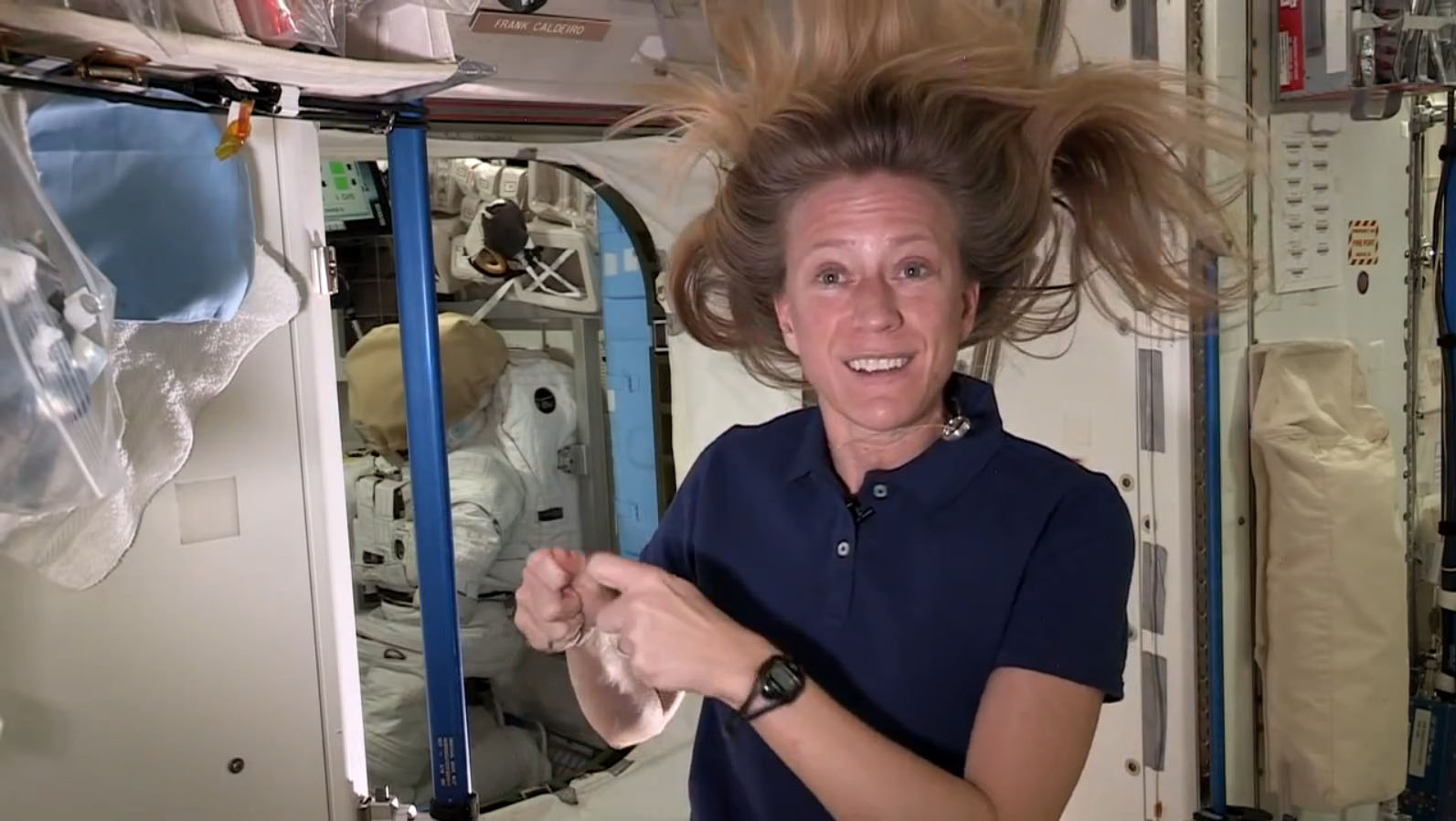 Astronaut Uses Single Strand of Hair to Move in Zero-G (Video)