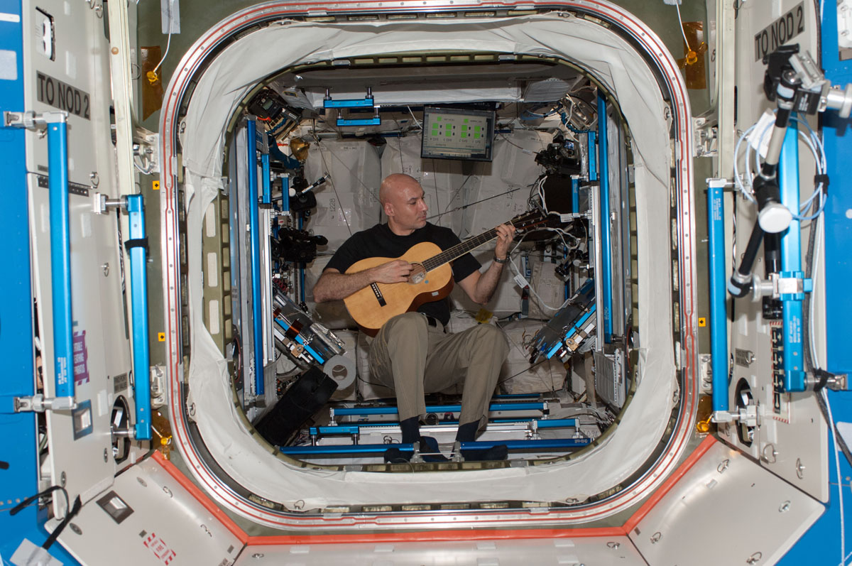 Astronaut Luca Parmitano Plays Guitar