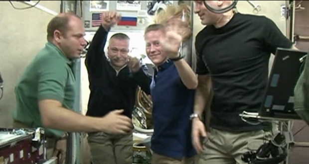 Expedition 37 Crew Bids Farewell