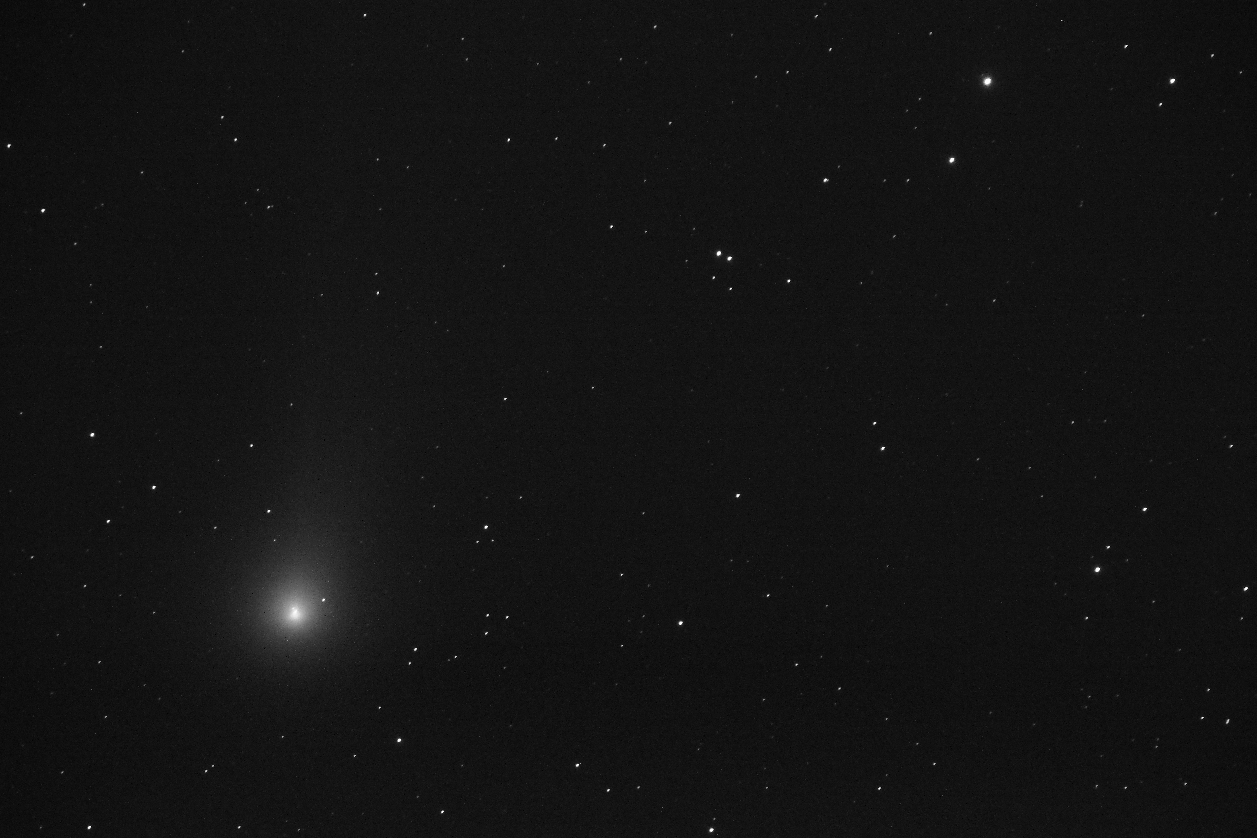 Newfound Comet Lovejoy Gets Brighter as It Streaks Near Earth