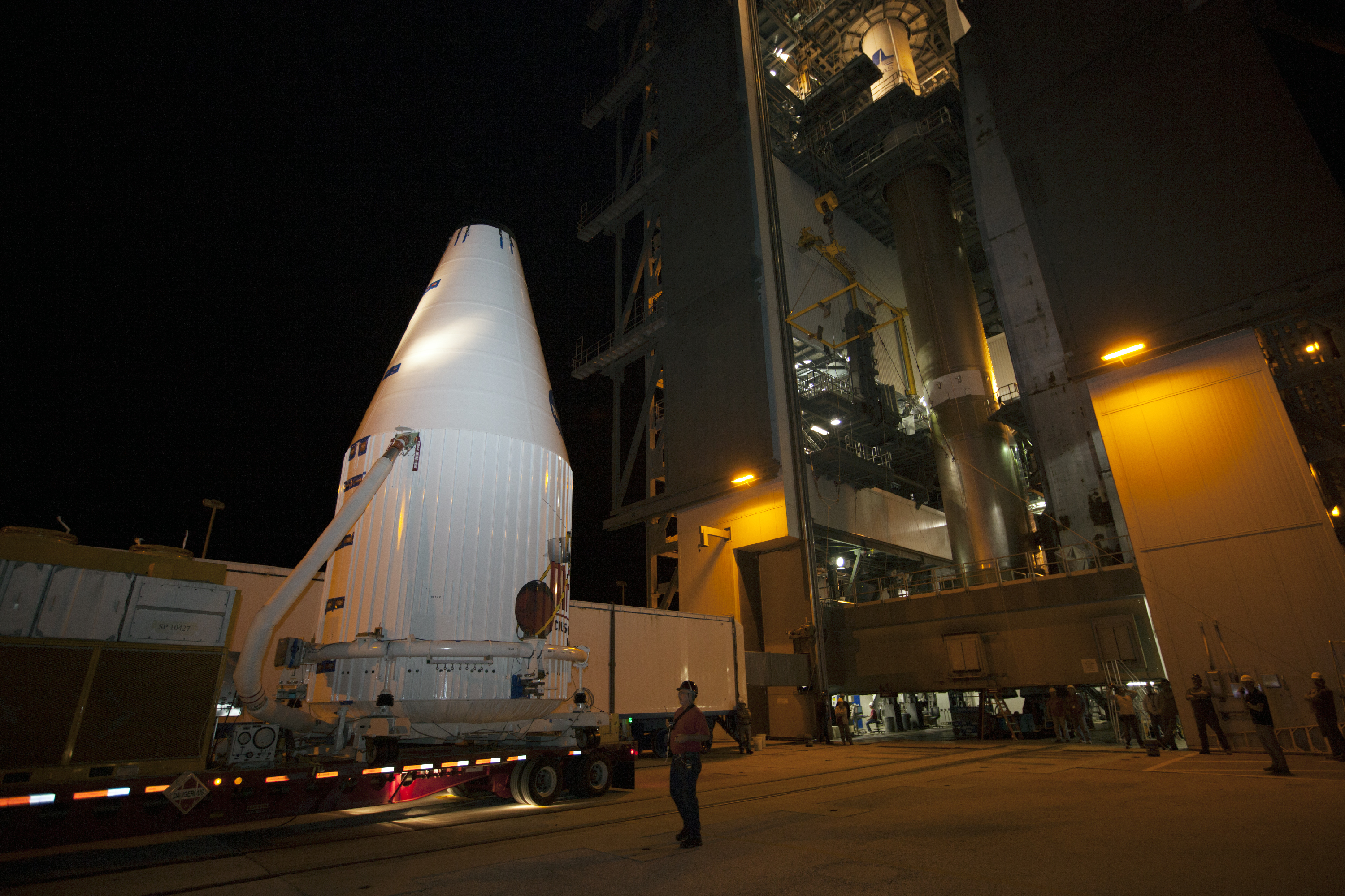 Transporter Moves MAVEN to Launch Complex
