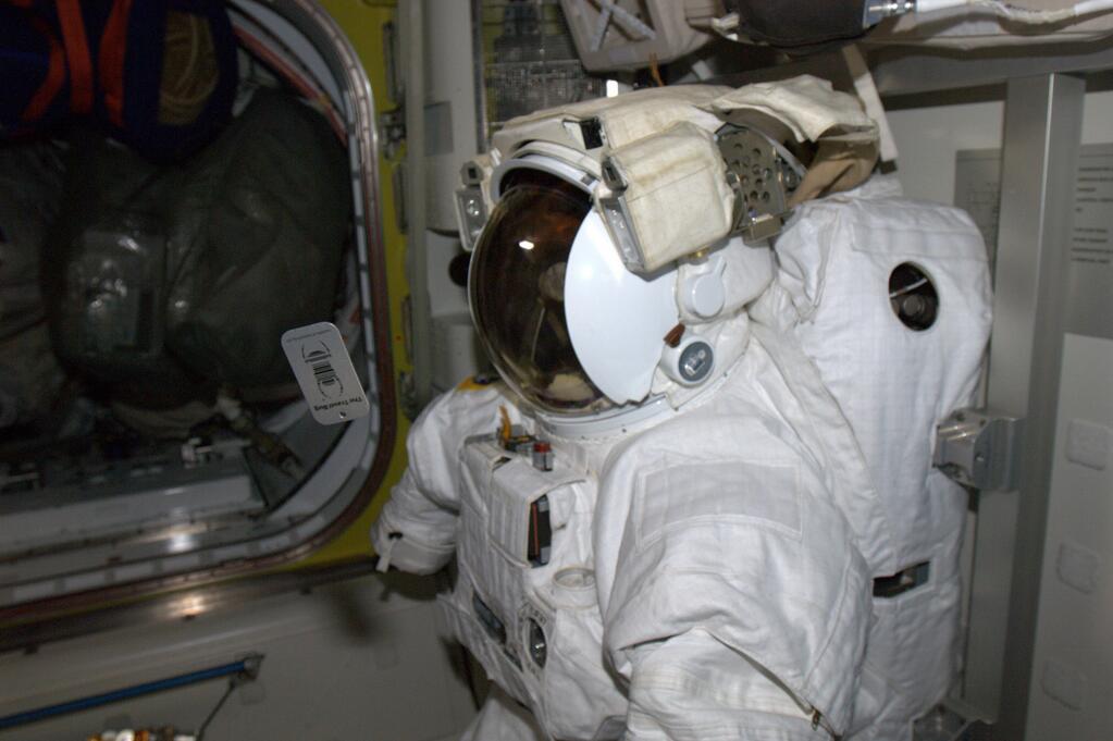 Rick Mastracchio on ISS: Floating Geo-Space Bug and Suits