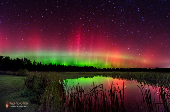 The most impressive oval aurora photographer Mike Taylor had ever seen, it formed a perfect arc that covered the northern sky's horizon.
