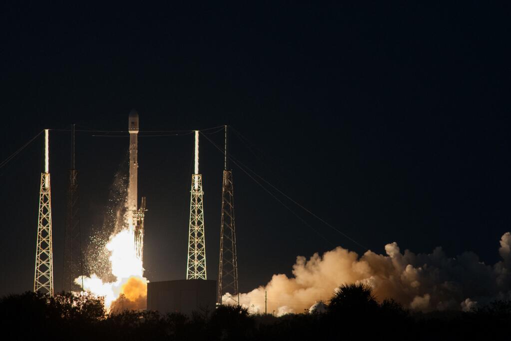 Liftoff: SpaceX Falcon 9 Rocket Launches SES-8