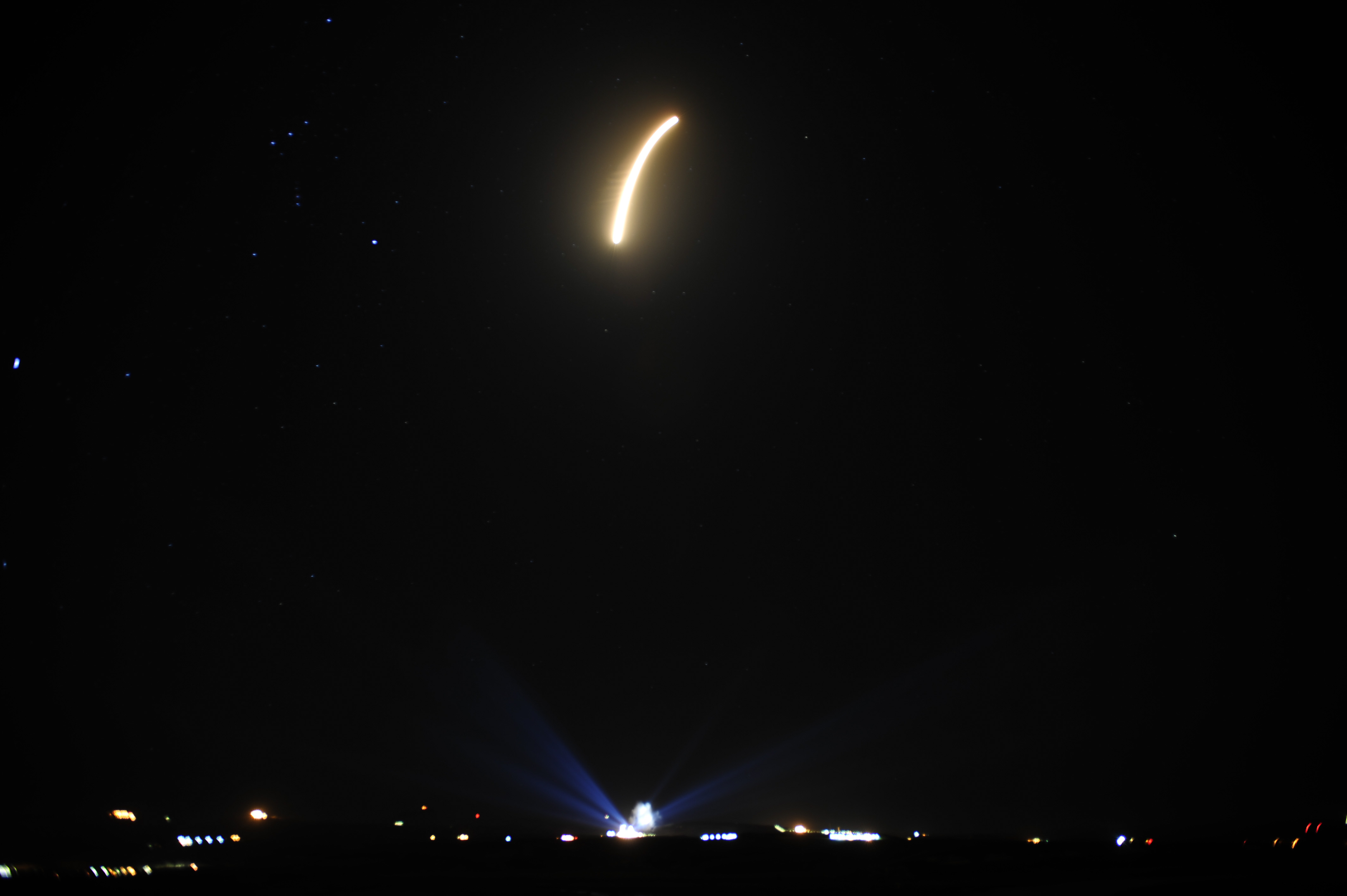 Atlas 5 Rocket Launches NROL-39: Streaking Spaceward