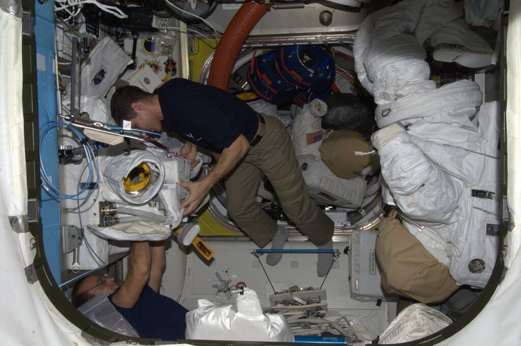 Mike Hopkins Builds Spacesuit